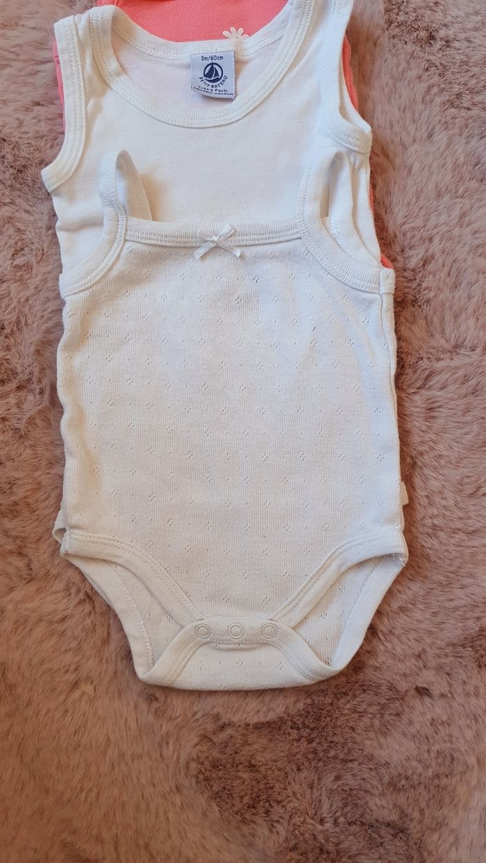 Lot 10 bodies manches courtes et sans manches 3 mois - photo numéro 2