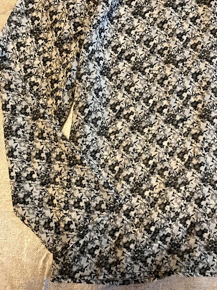 Blouse légère noire et blanche à fleurs – Bershka – taille S - photo numéro 2