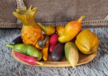 Décoration fruits et légumes en bois avec plateau 14 pièces