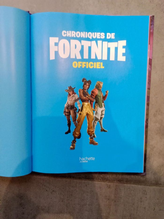 Livre - Chroniques de Fortnite Officiel - photo numéro 3