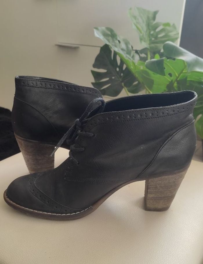 Derbies noirs à lacets T39