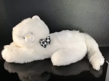Chat en peluche blanc marque chic plush
