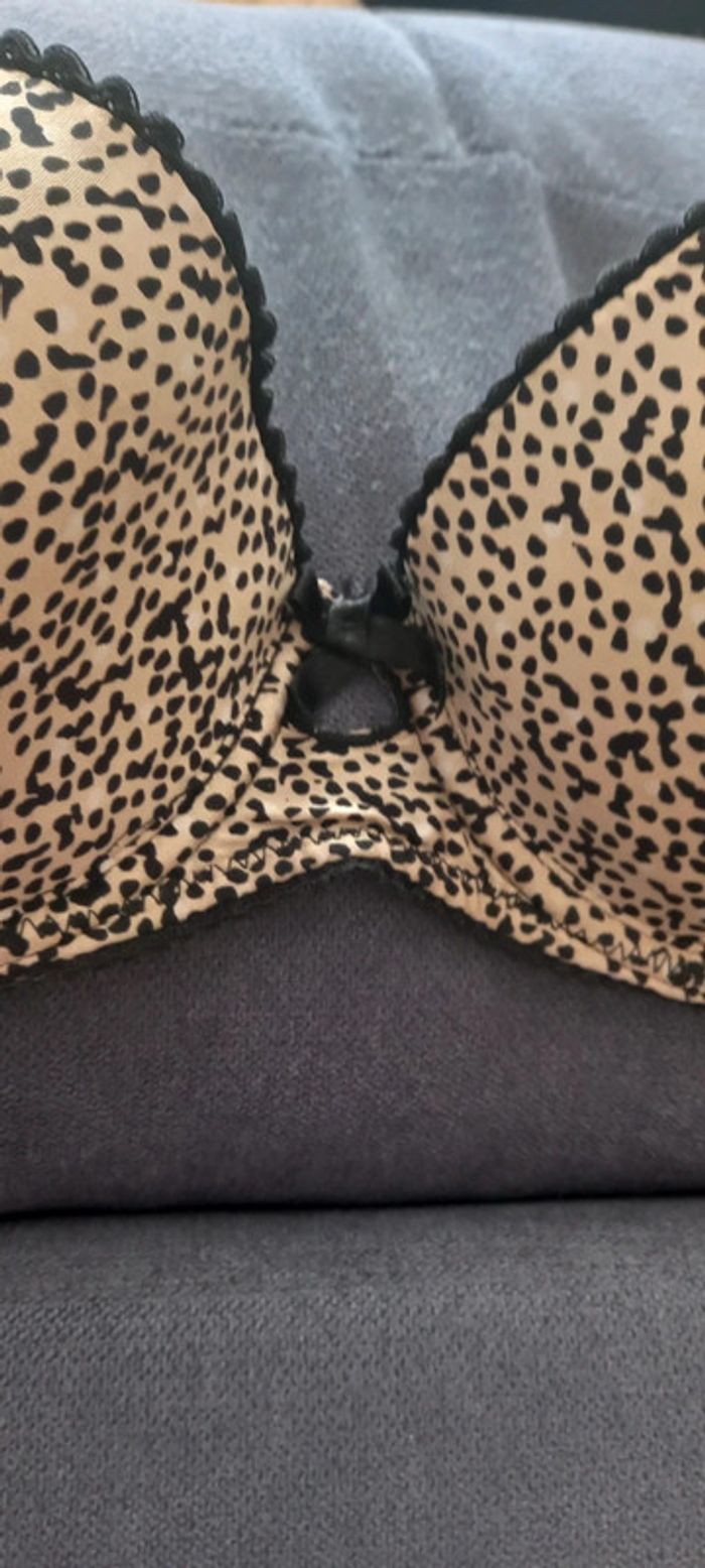 Soutien-gorge - photo numéro 2