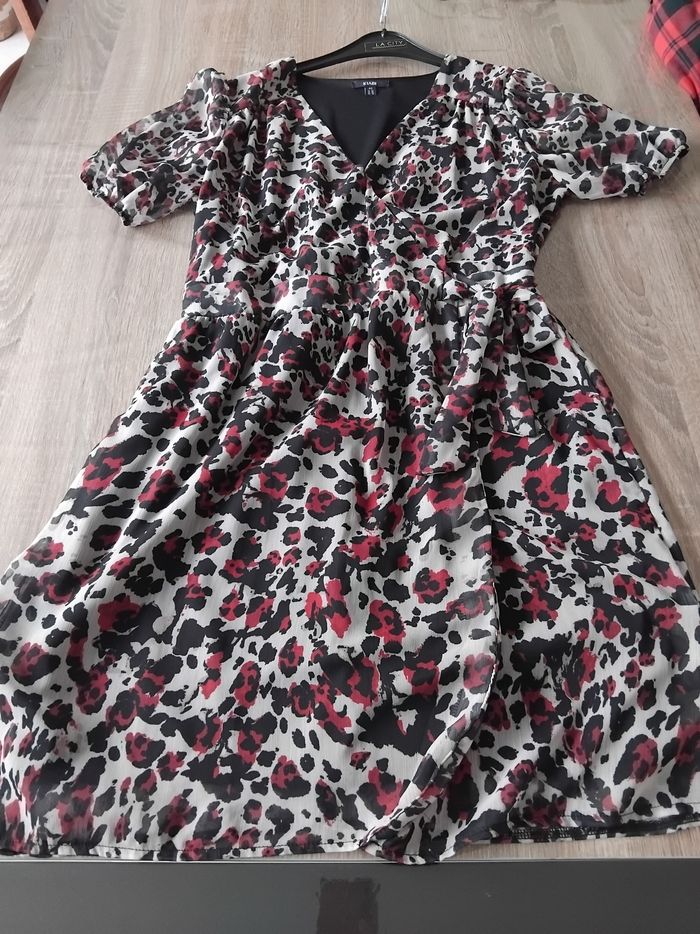 Robe 👗 femme - photo numéro 2