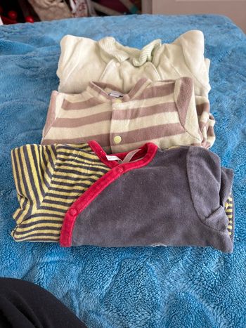 Lots pyjamas velours 1 mois