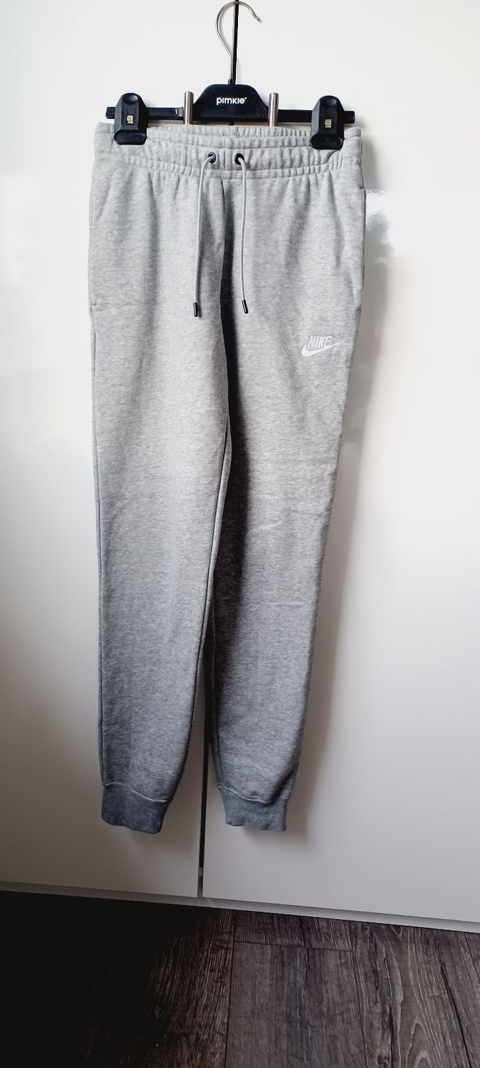 Jogging Nike femme taille xs - photo numéro 2