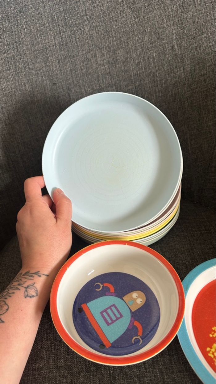Lot d’assiettes pour enfant colorées – IKEA - photo numéro 3