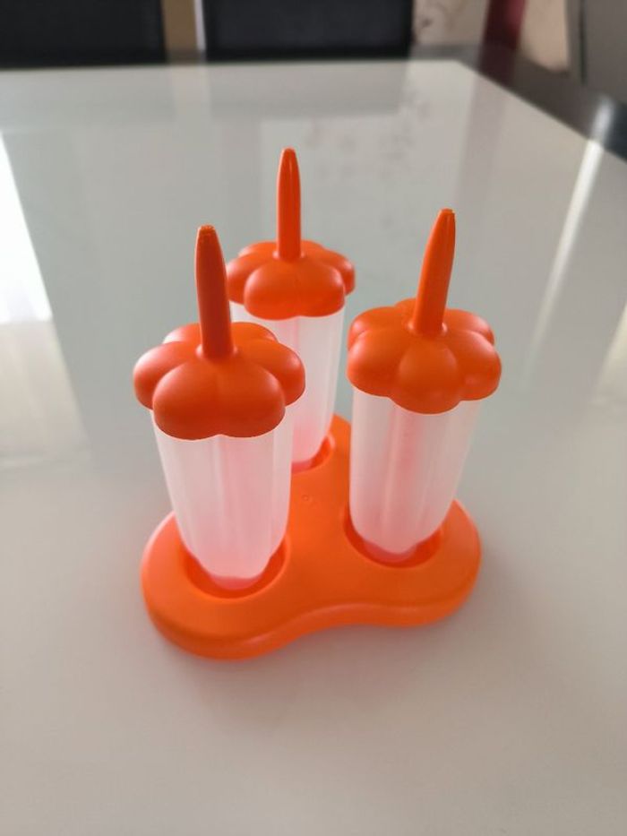 3 moules à glaces fusées