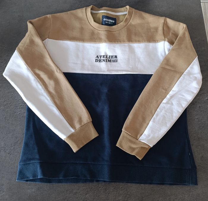 Pull tricolore
Taille : L