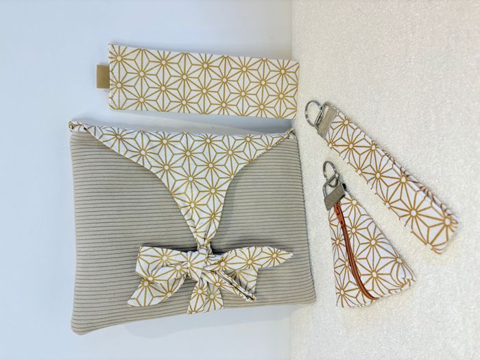 Pochette à livre Beige à motifs dorés
