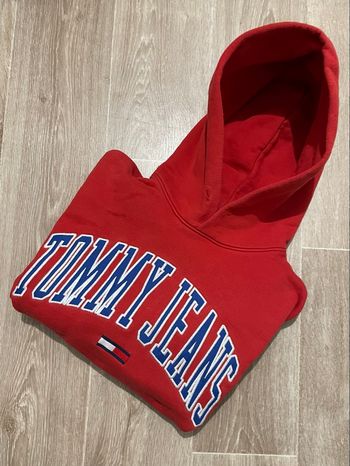 Tommy Hilfiger sweat à capuche rouge / Taille: S / (cordon manquant)