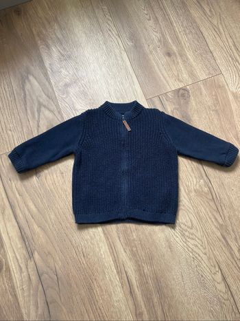 Gilet Zippe taille 9 mois