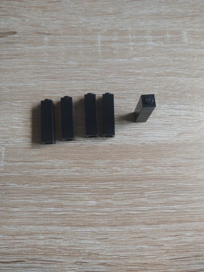 Lego 1x1x4 noir lot de 5 - photo numéro 3