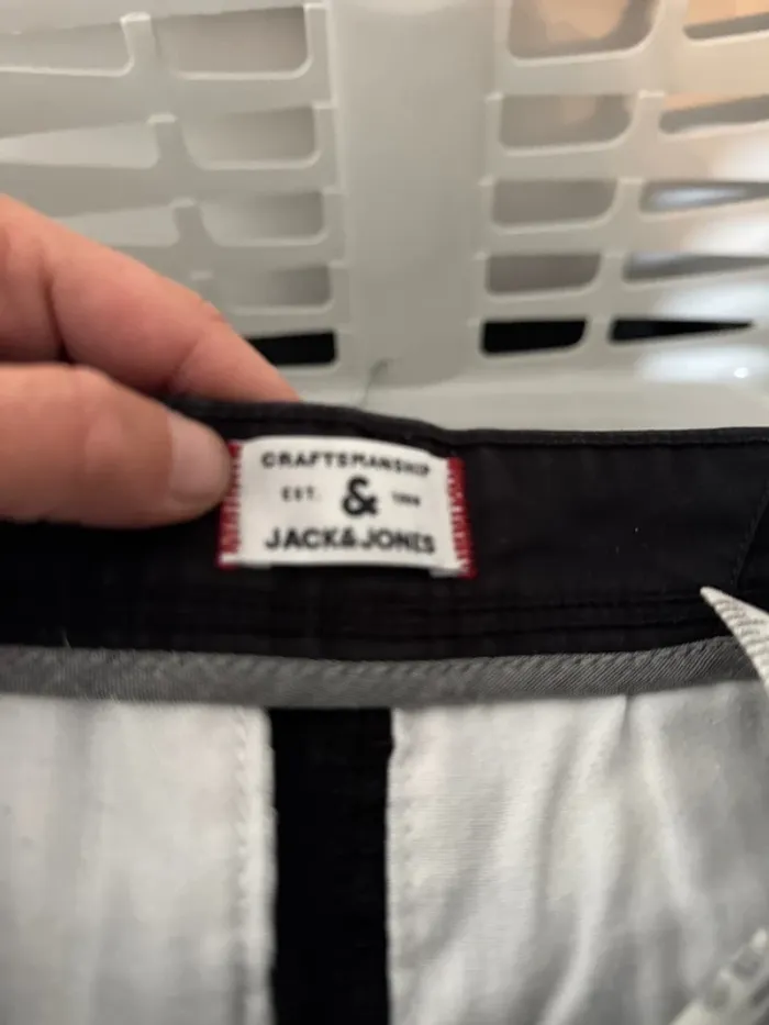 Chino jack and Jones taille 28/32 - photo numéro 3