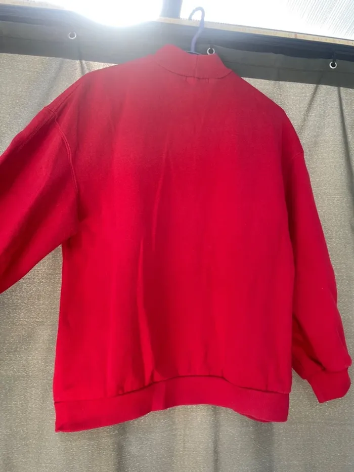 Pull à col rouge - photo numéro 3