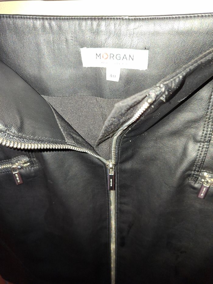 Jupe  courte noire - photo numéro 2