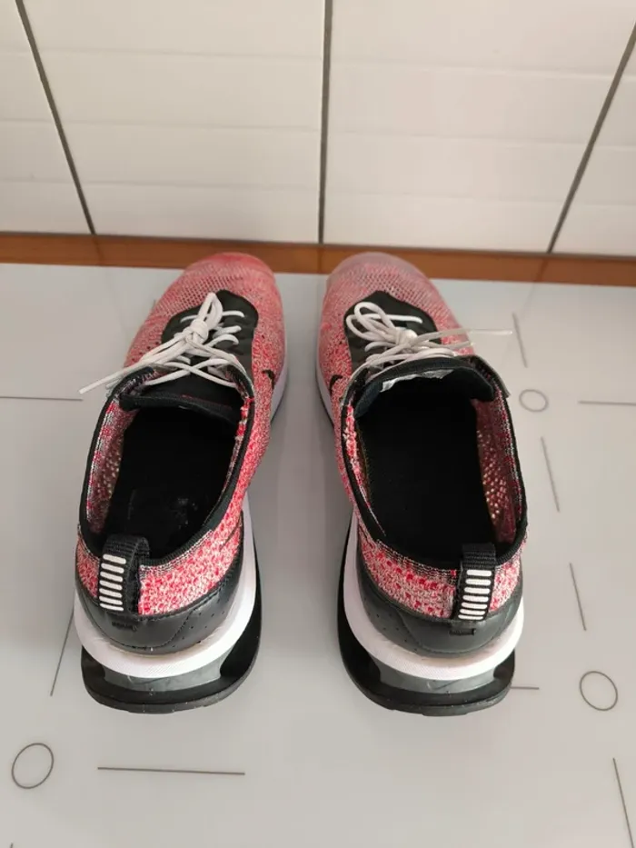 Nike chaussures Air Max FlyKnit Racer coloris rouge / blanc pointure 45 - photo numéro 9