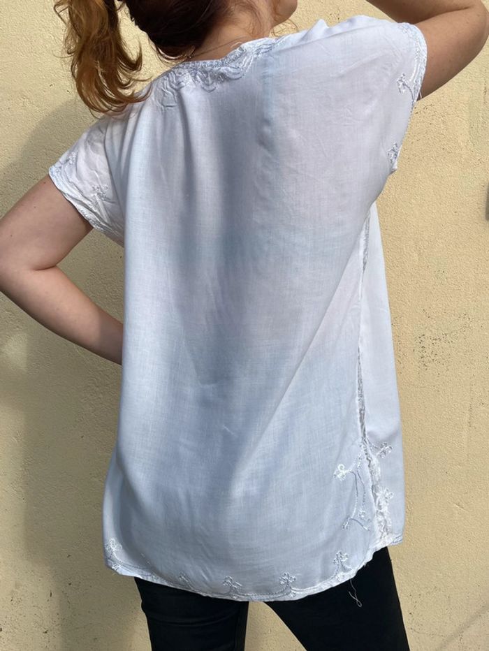 Tunique blanche avec broderie et dentelle - photo numéro 8