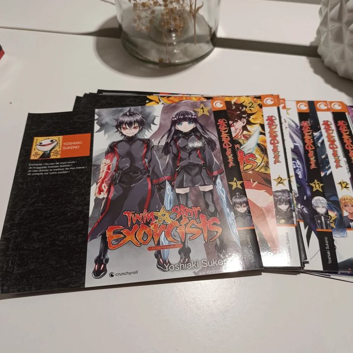 Manga Twin stars exorcistes jaquettes Crunchyroll 1 à 26 - photo numéro 2