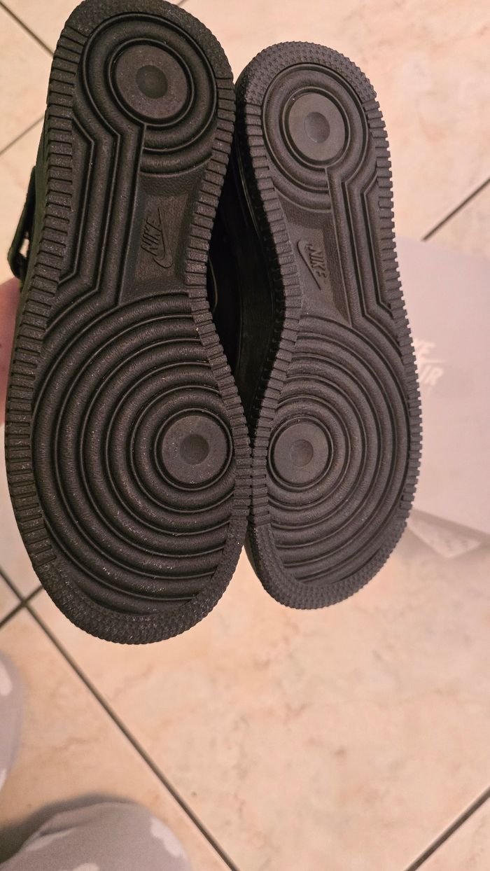 (Neuves non portées) 🏷🥰😍 superbes  baskets NIKE  AIR FORCE ONE Pointure 37.5 unisex 😍🥰 - photo numéro 6