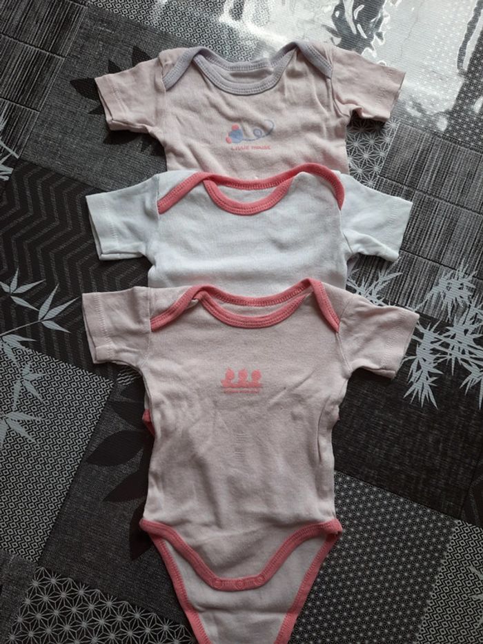 Lot 3 bodys 3 mois fille