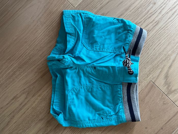 Lot 10 vêtements 18M