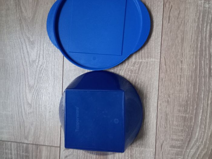 Boite Tupperware bleu 600 ml - photo numéro 3