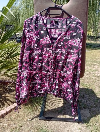 Chemisier fleuri taille 44