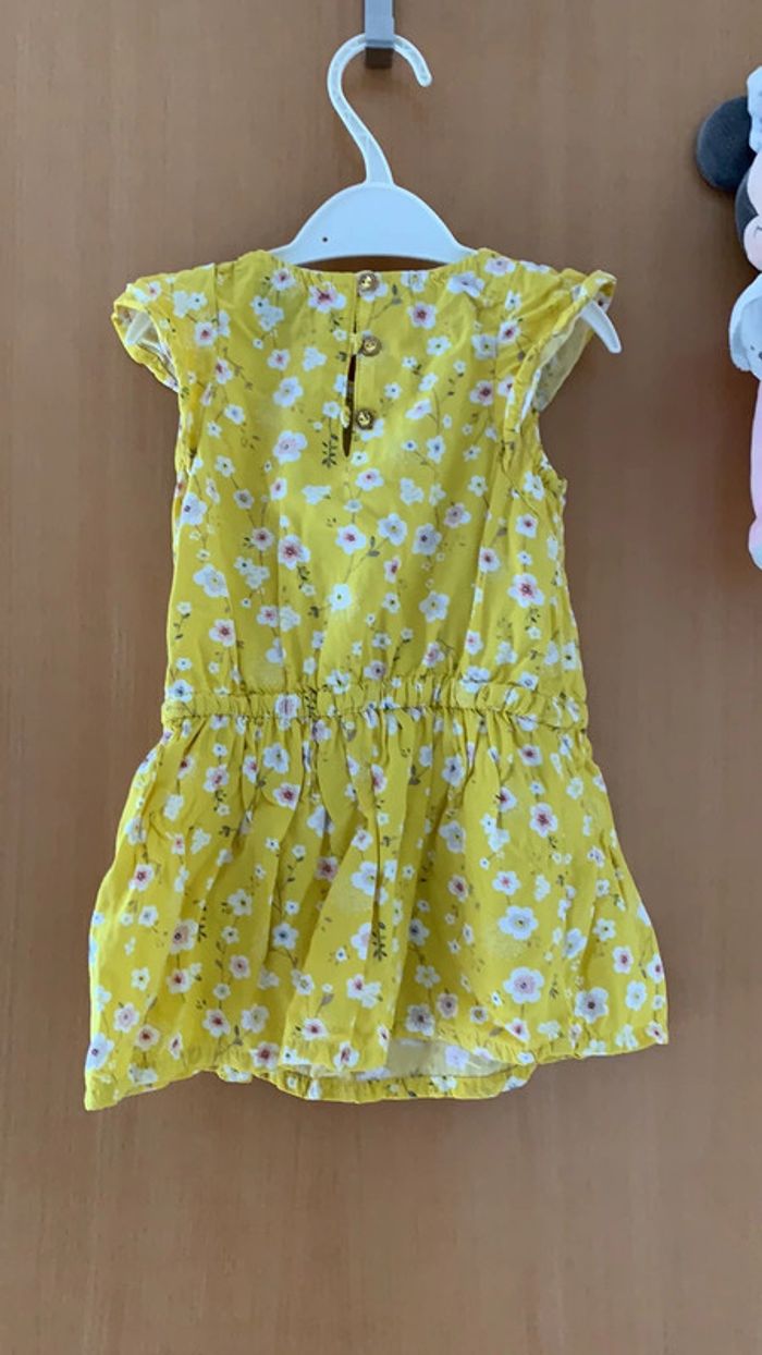 Robe jaune fleurie kiabi 18 mois - photo numéro 5