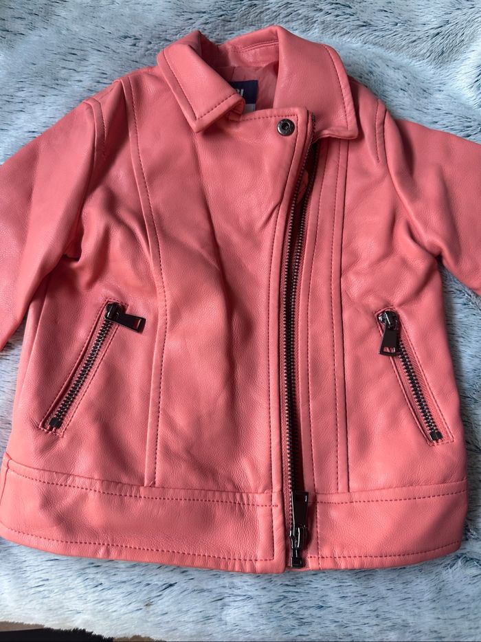 Blouson  pour petite fille 3 ans  état impeccable - photo numéro 2