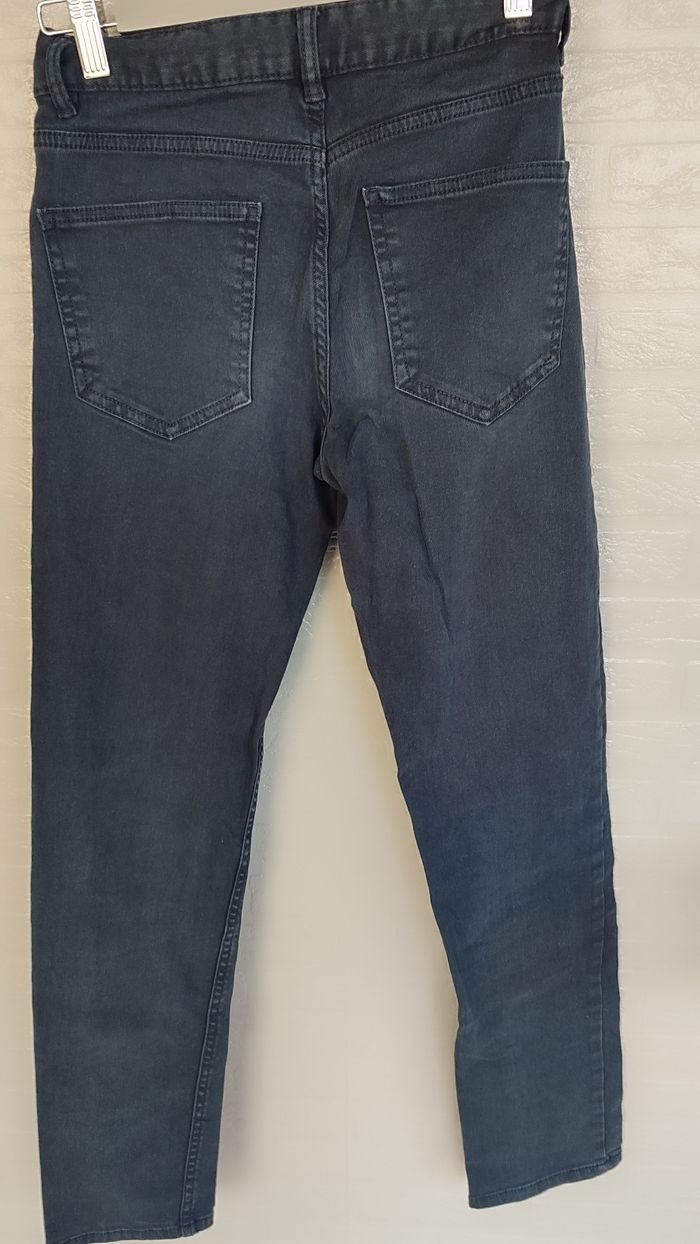 Jeans t 32 / 12 ans - photo numéro 2
