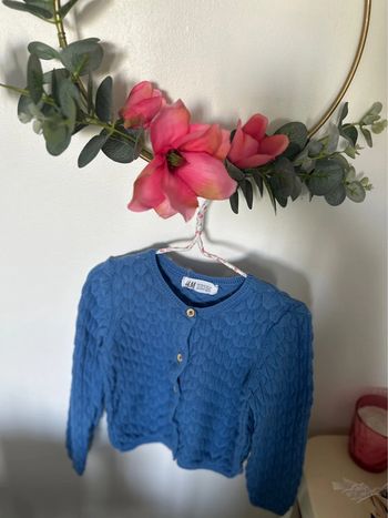 Joli gilet maille bleu taille 2-4ans comme neuf