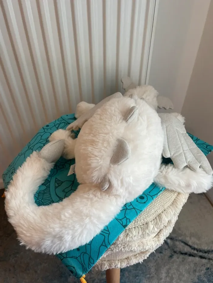 Peluche Jellycat Snow Dragon Large 🤍🐉 - photo numéro 11