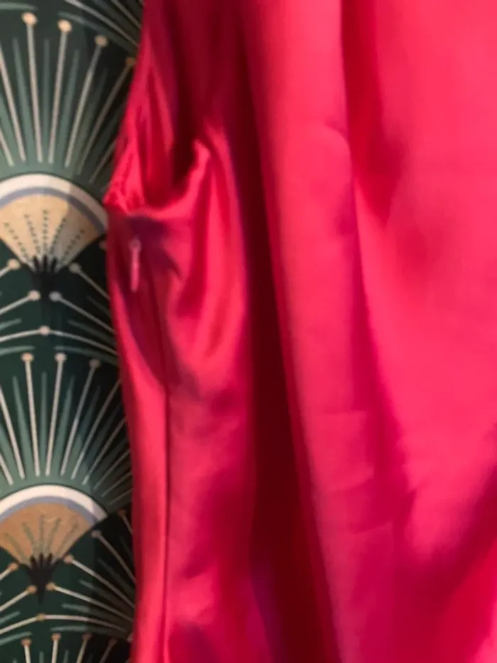 Nouvelle robe rose fuchsia, collection été 2025 en satin taille L - photo numéro 3