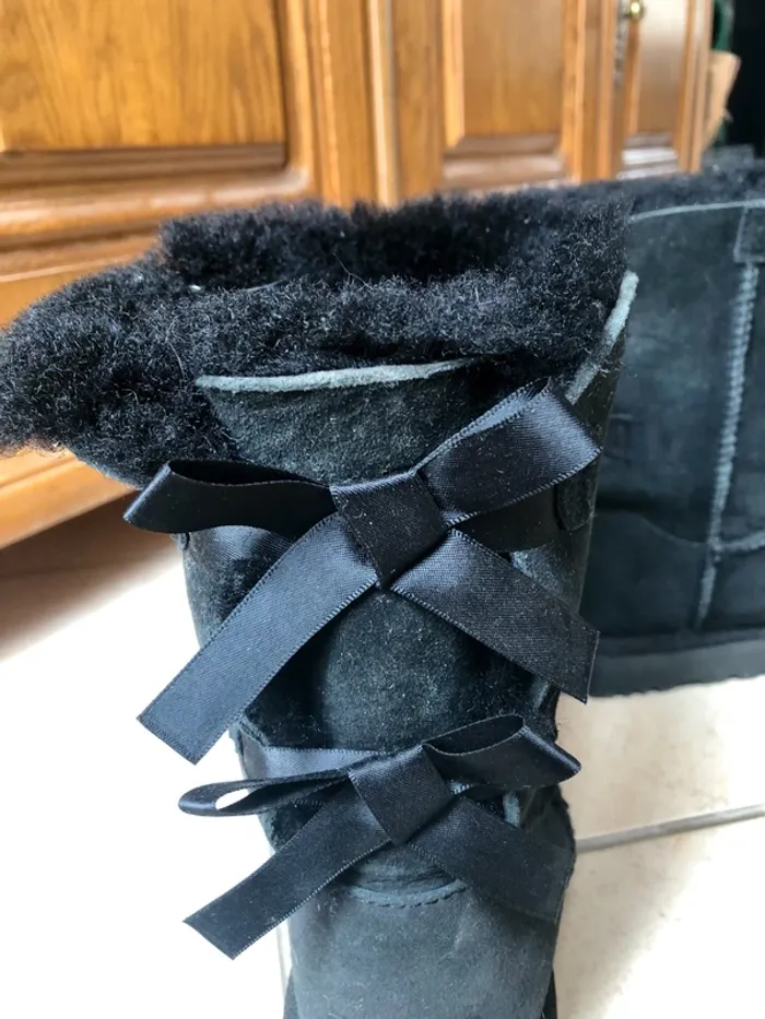 Ugg noire - photo numéro 2