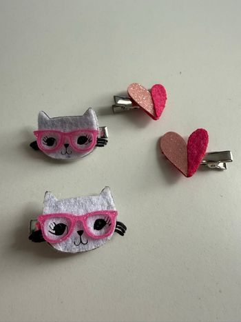 Lot 4 barrettes 