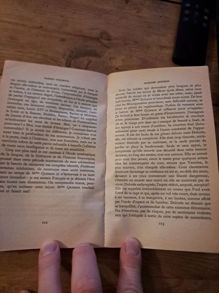 Livre Saison Violente, Emmanuel Roblès - photo numéro 3