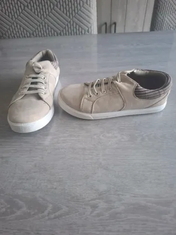 basket beige taille 31