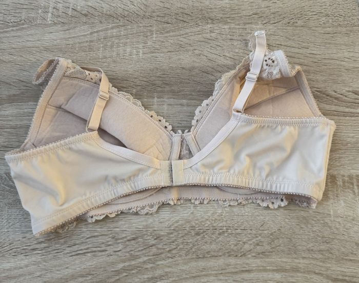 Soutien gorge dentelle creme neuf Damart - photo numéro 3