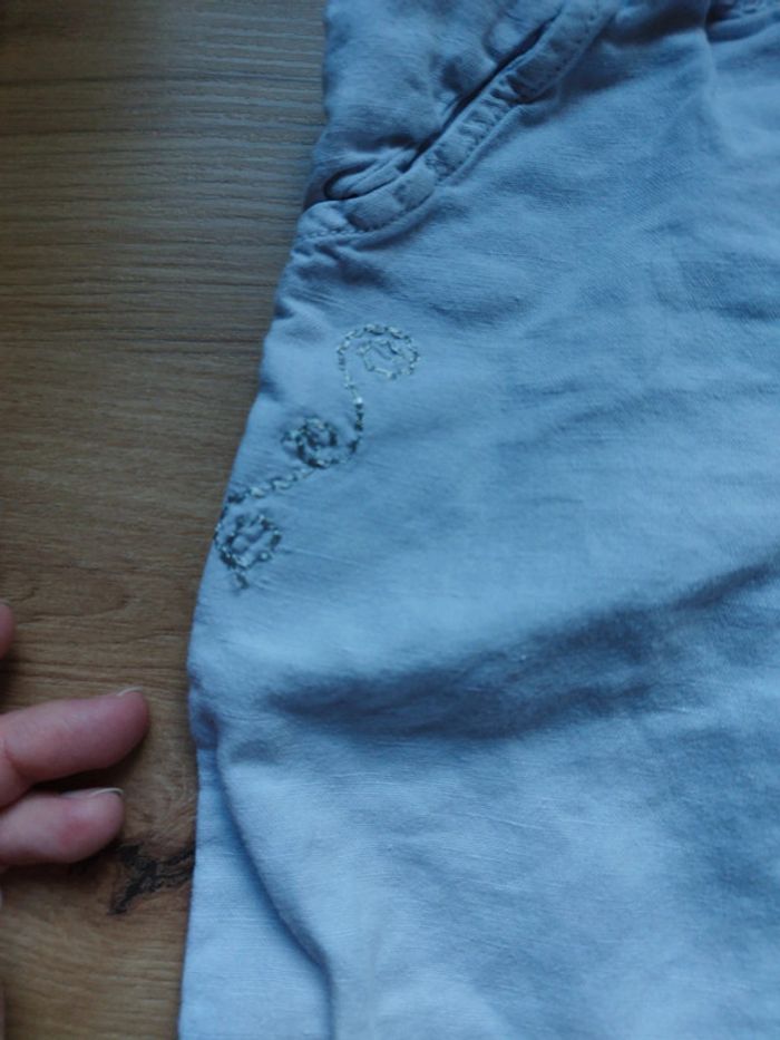 Pantalon 3/4 bouffant gris perle lin et coton terre de marins 18 mois très bon état - photo numéro 2