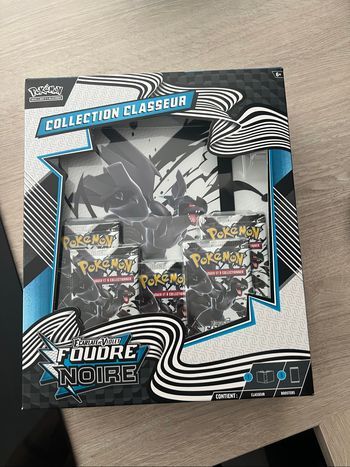 Coffret classeur Pokémon foudre noir EV10.5