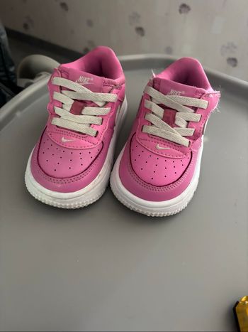 Basket Nike bébé fille pointure 22