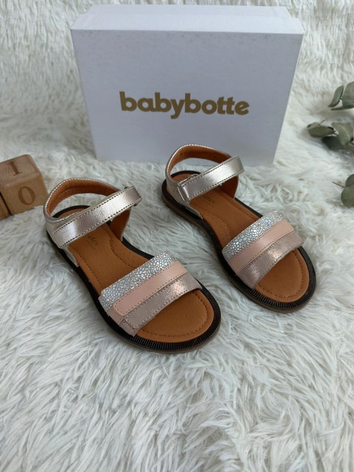 Paire de sandales Babybotte taille 30 - photo numéro 3