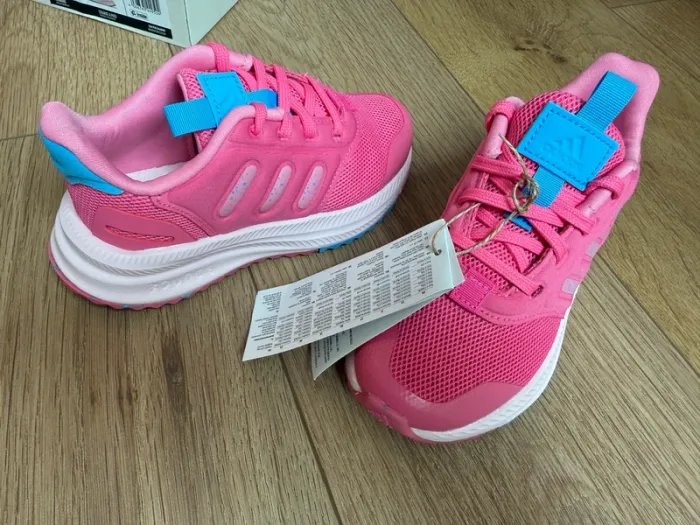 Chaussures basket Adidas rose en 28 NEUVES