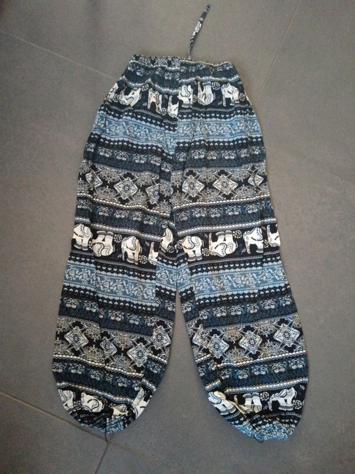 Pantalon acheté en Thaïlande 5 ans - photo numéro 3