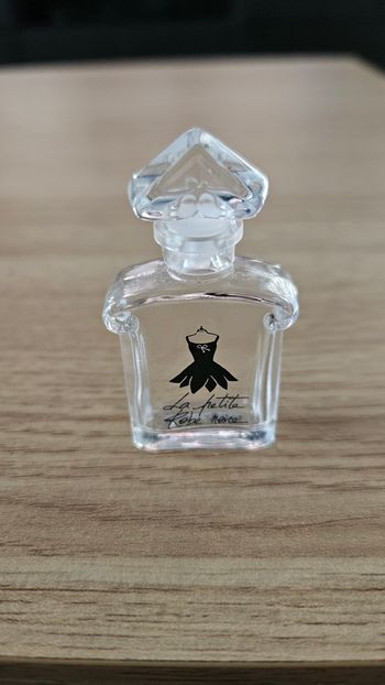 Miniature parfum La petite robe noire 