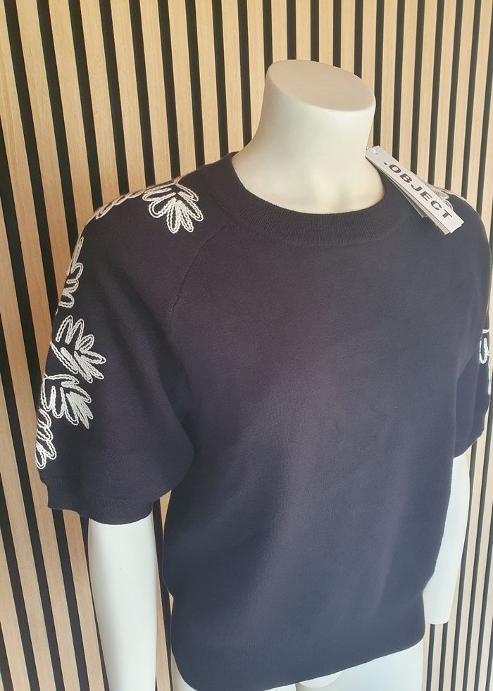 Splendide pull à manches courtes Object 🖤 - photo numéro 2