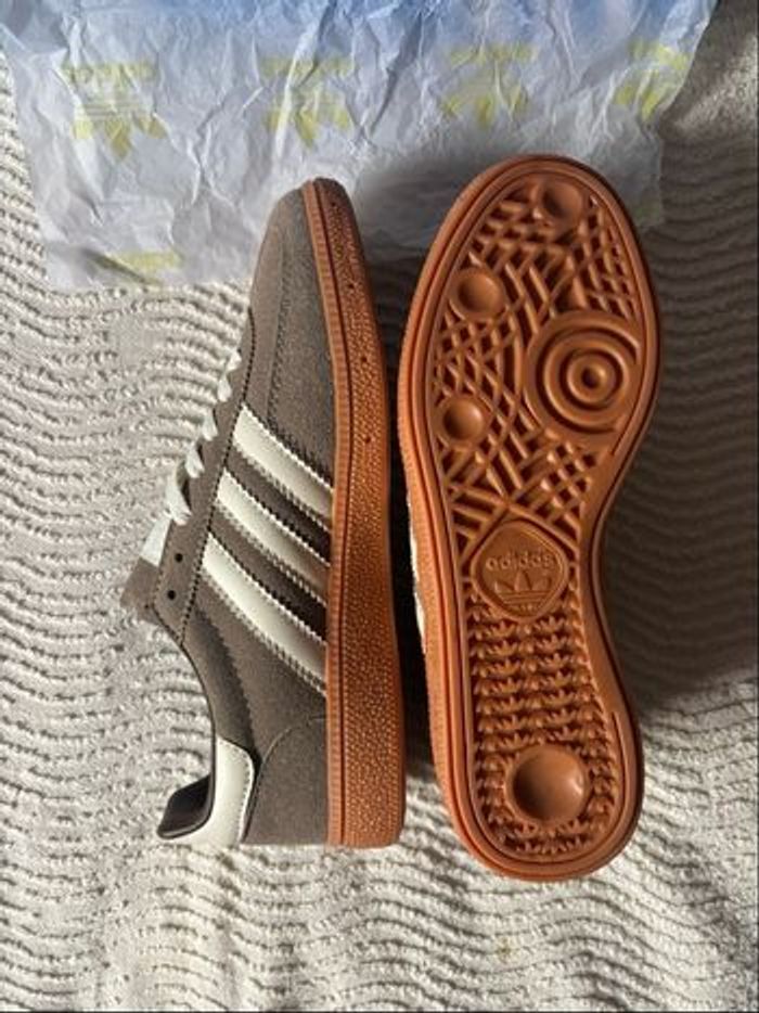 Paire de speziale marron très jolie jamais porté neufs en taille 38 - photo numéro 6