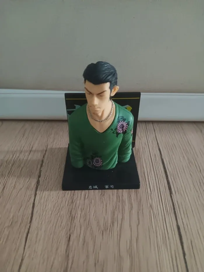 Figurine close x worst gunji iwaki