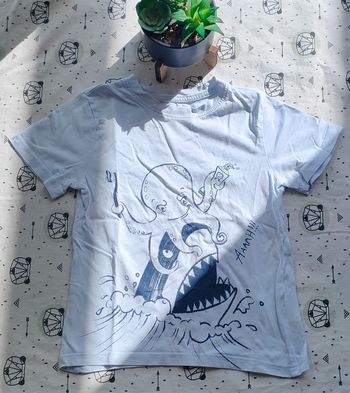 Tee-shirt pieuvre et requin taille 3/4 ans